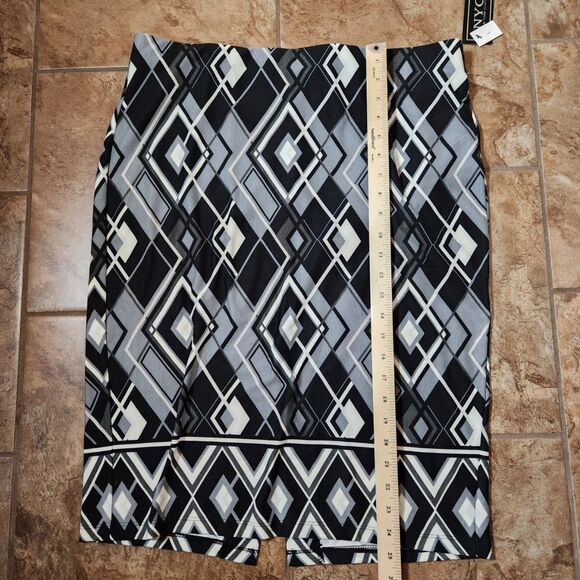 NYCC Skirt | Women’s Large | New with Tags | Stretch Blend - Picture 4 of 6